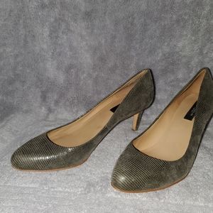 Ann Taylor Gray Croco Embossed Leather Heels
